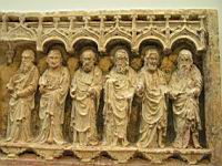 Retable de l'eglise Saint-Martin, la Vierge et l'Enfant entre les 12 apotres (Bourgogne, 1400) (5)